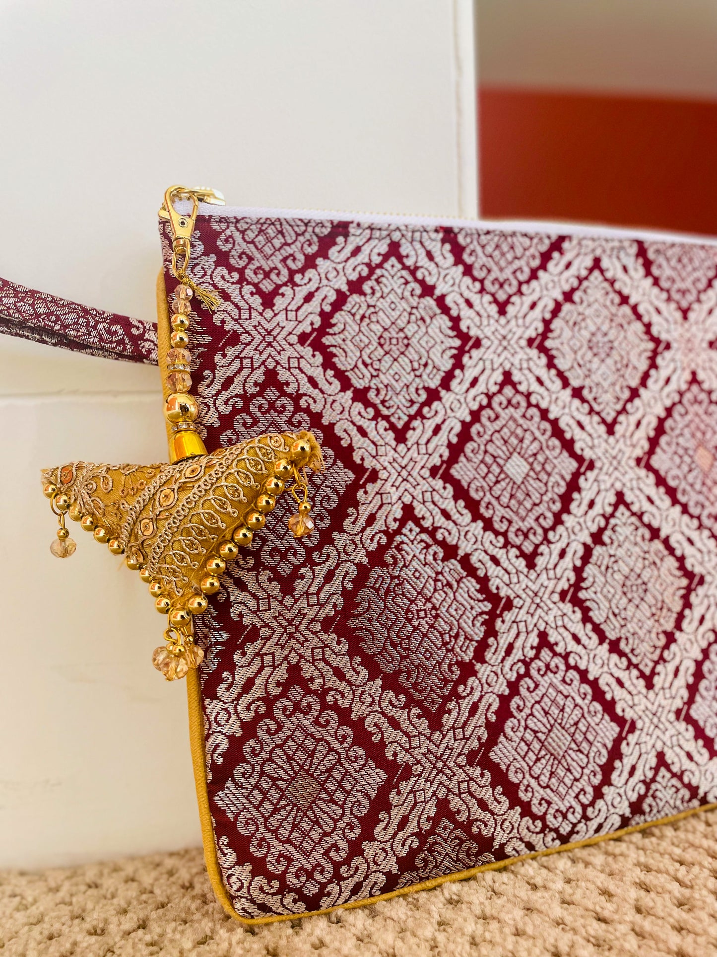 Royal Tiles Silk Saree Wristlet