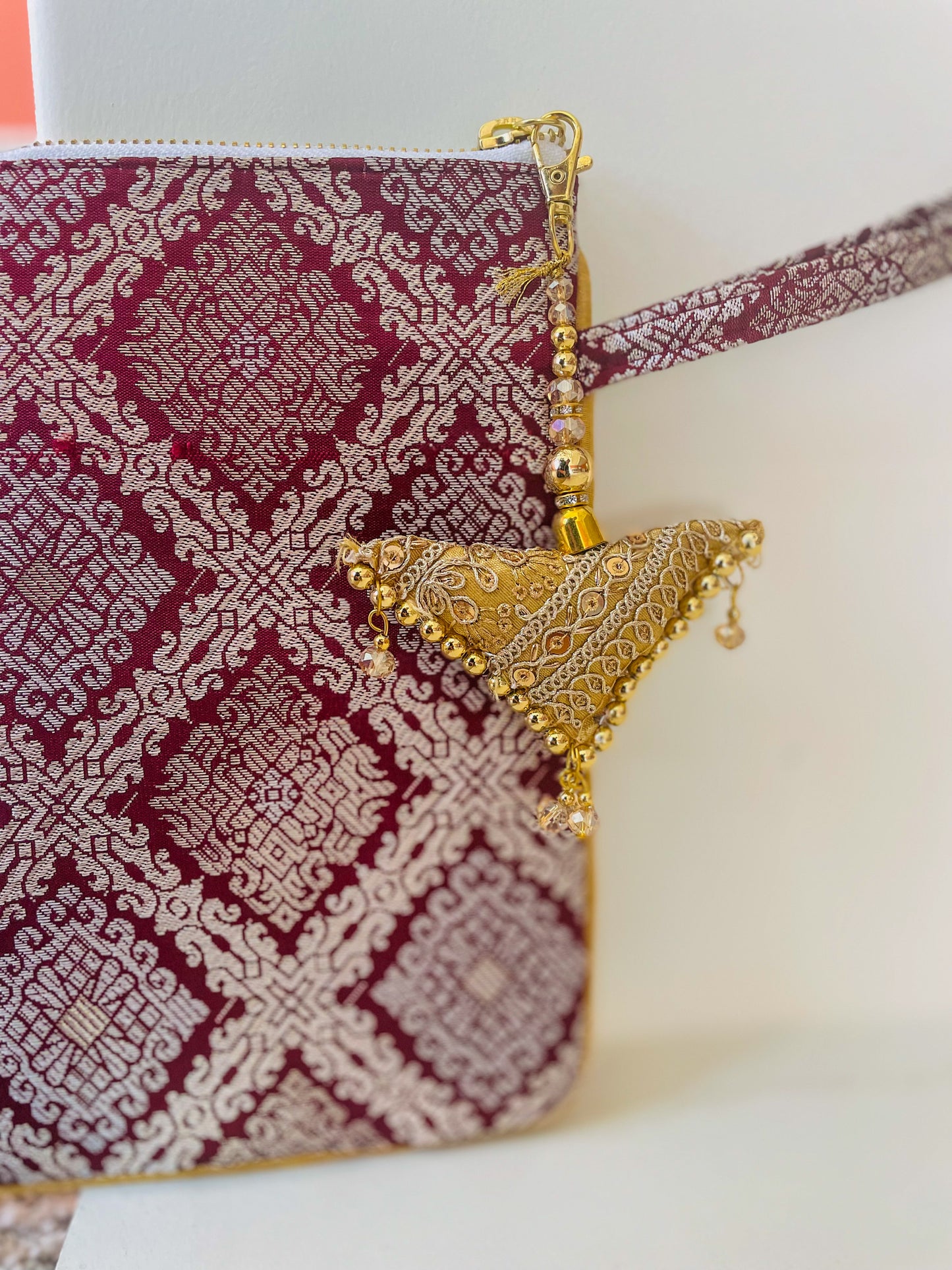 Royal Tiles Silk Saree Wristlet