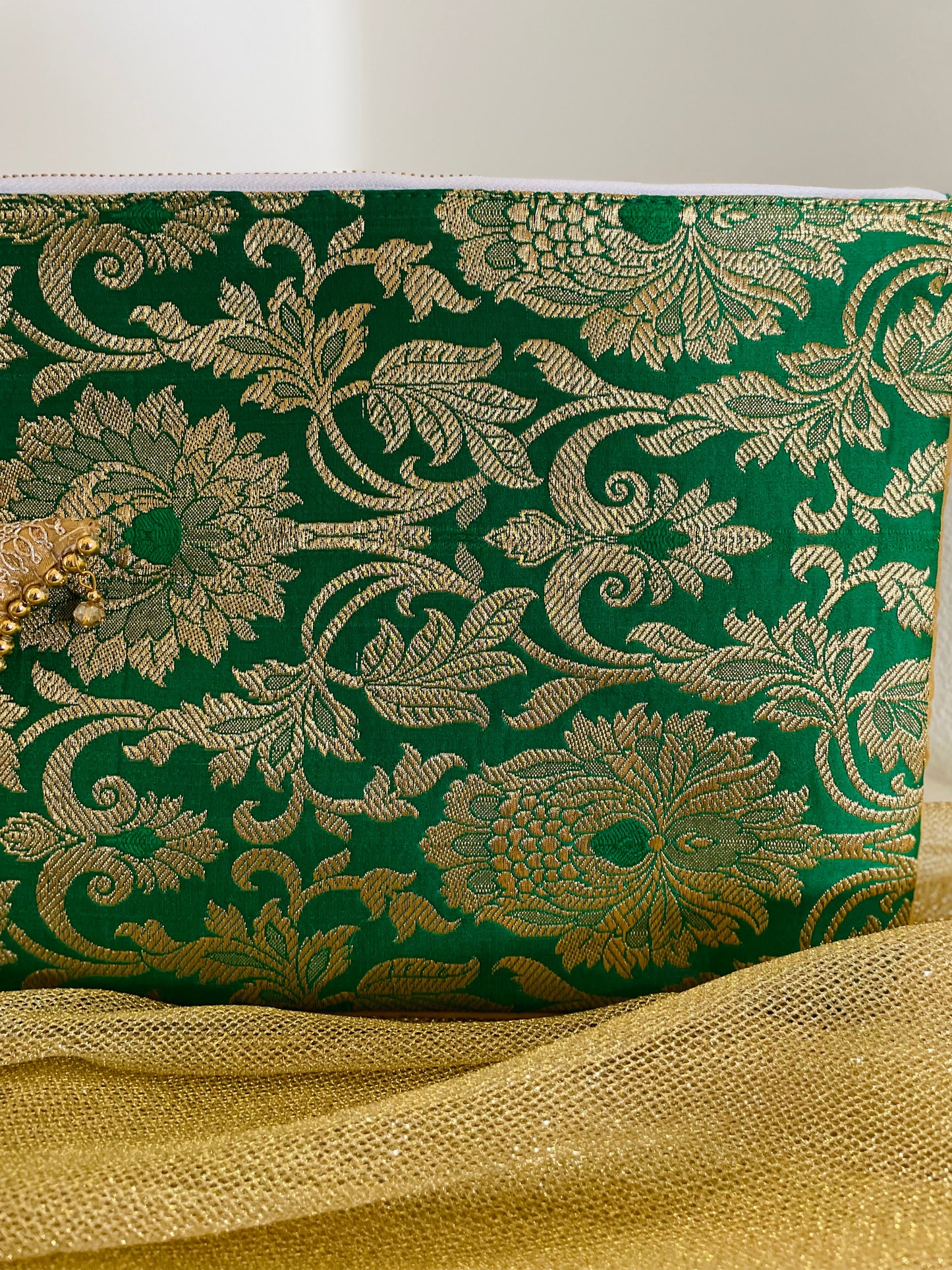 Royal Green Silk Saree Wristlet